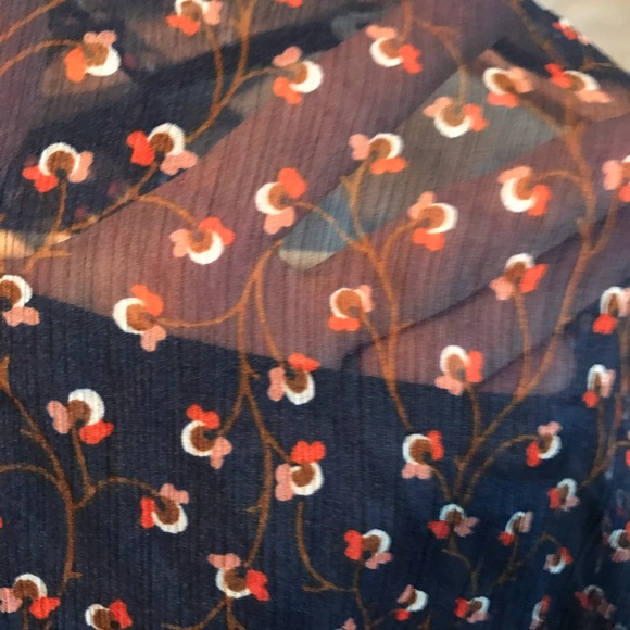 Sheer floral overlay and moisture wicking tank - Picture 5 of 5